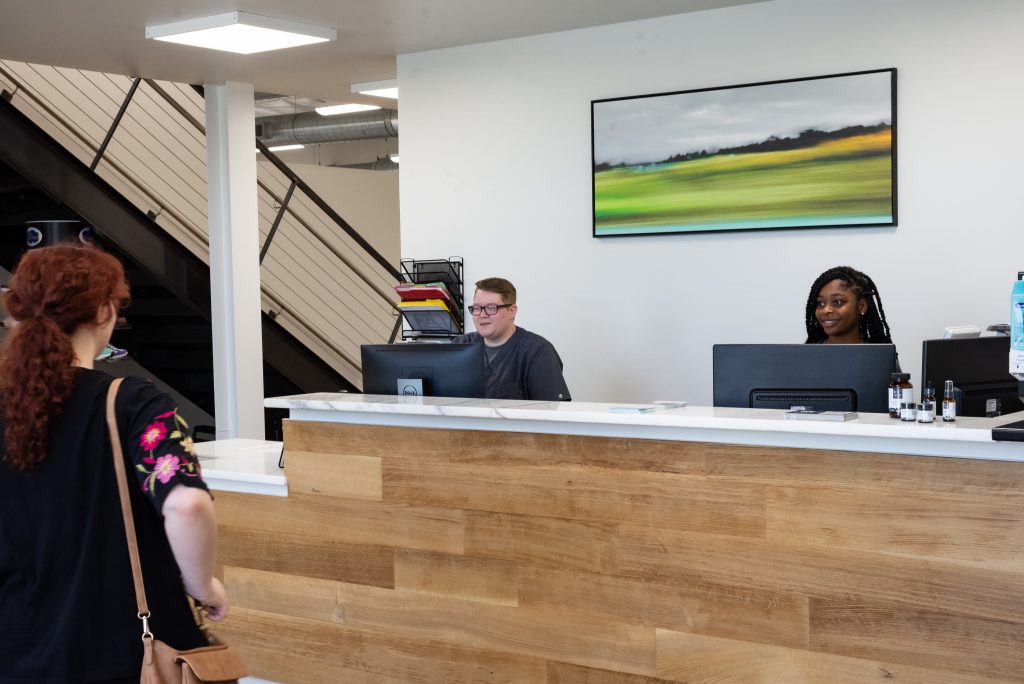 Total Orthopedic Wellness Clinic: in Baton Rouge - Front Desk