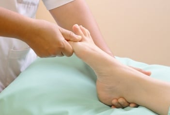 Baton Rouge Orthopedic Surgeon: Bunion Pain is Treatable and Potentially WITHOUT Surgery